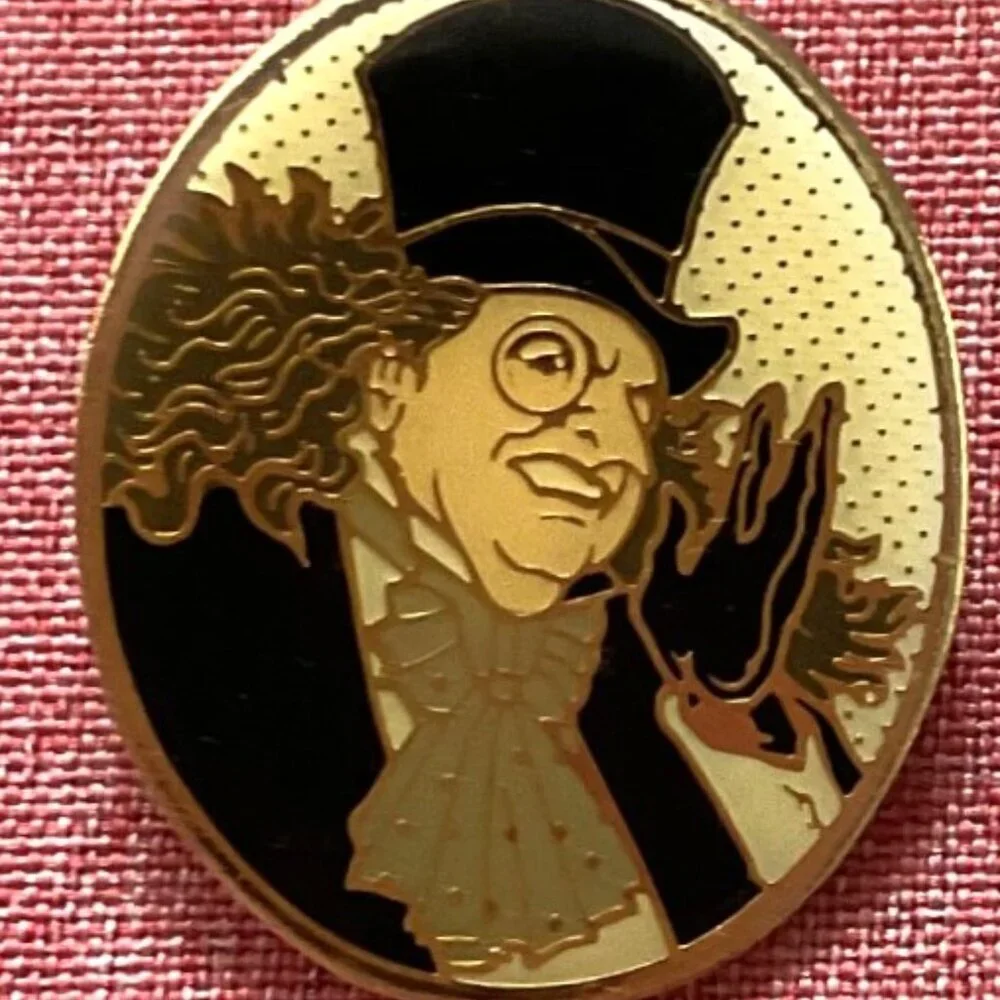 NEW DC COMICS BATHMAN PENGIUN VINTAGE 1990S CHARACTER PIN GOTHAM CITY
